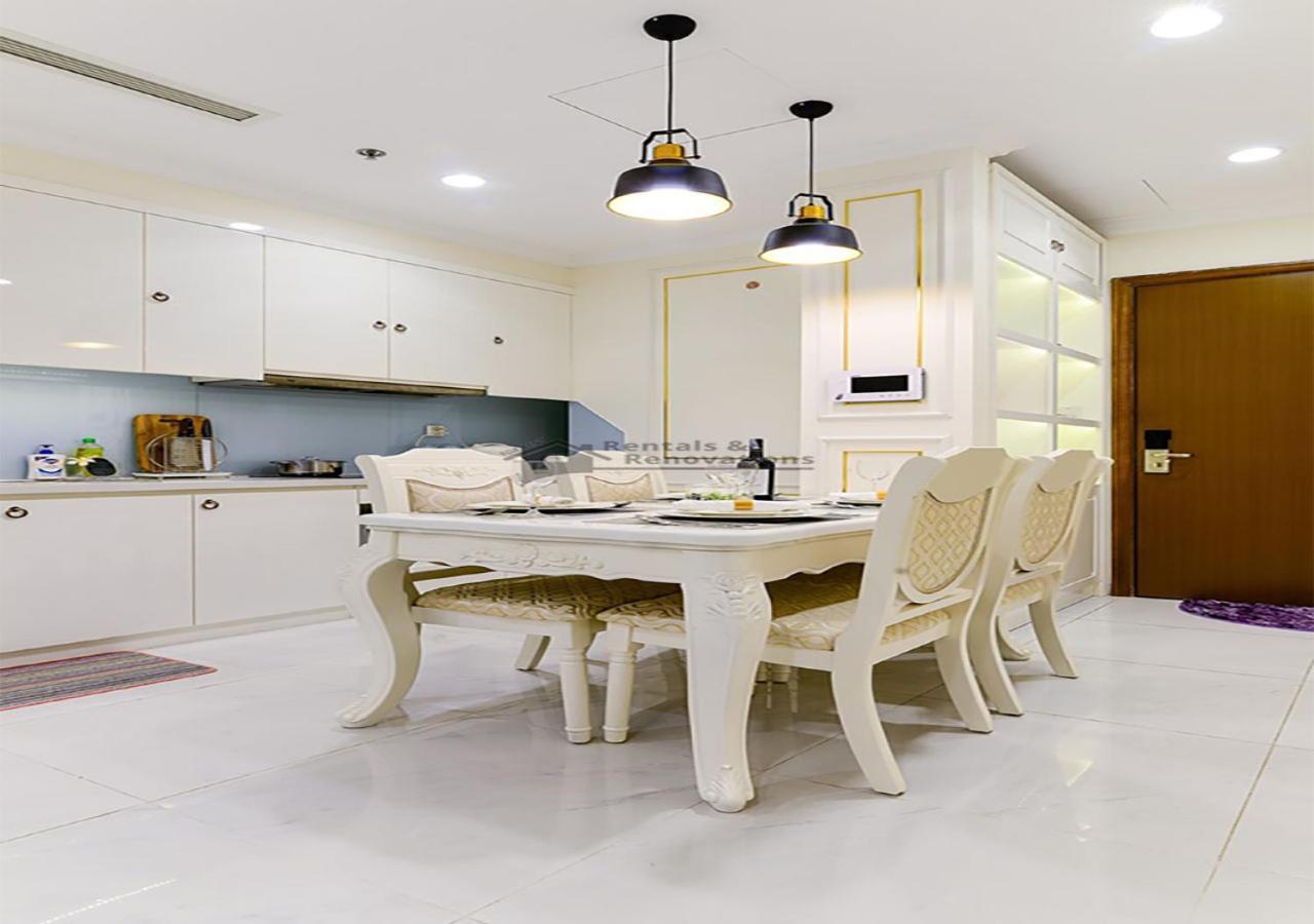 Căn hộ The Landmark Luxury Vinhomes - The Buildings Nearby Landmark 81 *