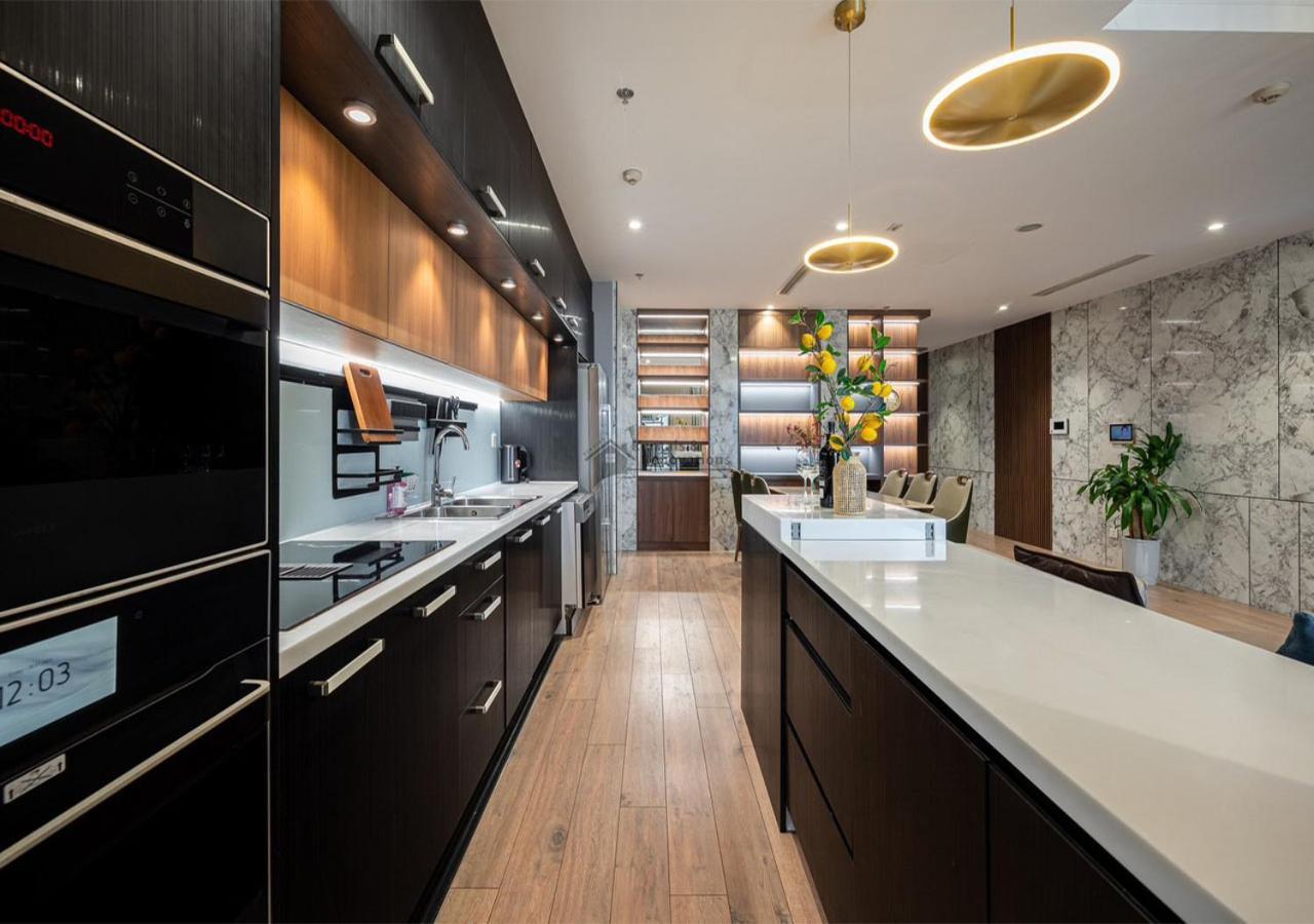 The Landmark Luxury Vinhomes - The Buildings Nearby Landmark 81 Căn hộ